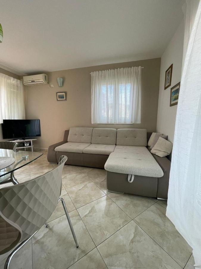 Apartments Belmat Trogir Exterior photo